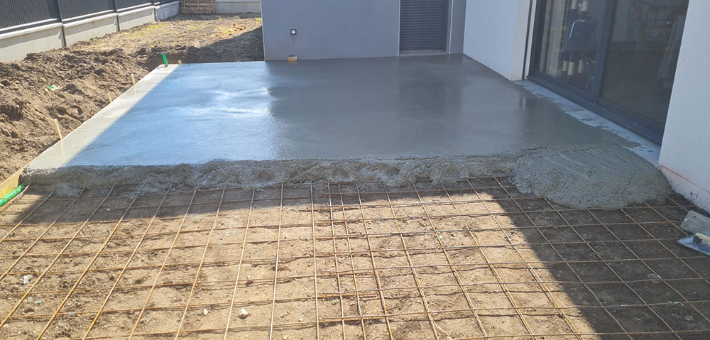 Dalle en béton lissé Vibraye 72320